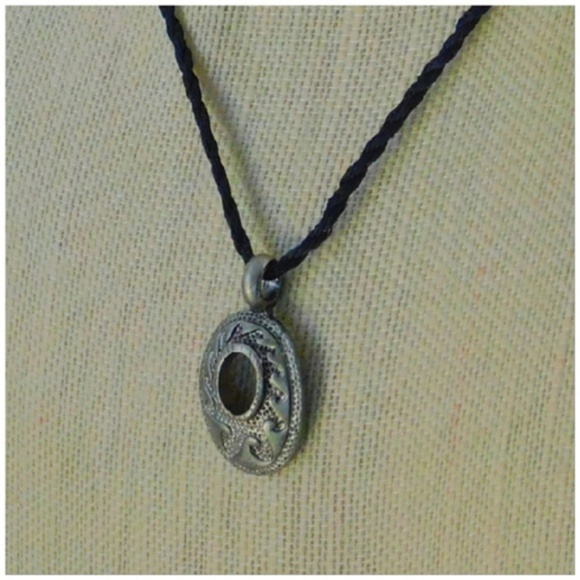 Silvertone Sparkly Pendant Necklace on twisted - Picture 2 of 8